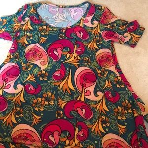 Lularoe classic tee
